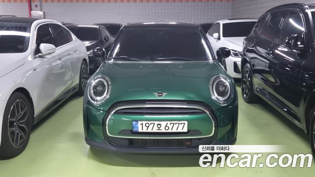 Mini Cooper 5-Door Classic Plus 3rd - фото 1