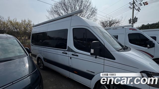 Hyundai Solati 15-seater Luxury - фото 0