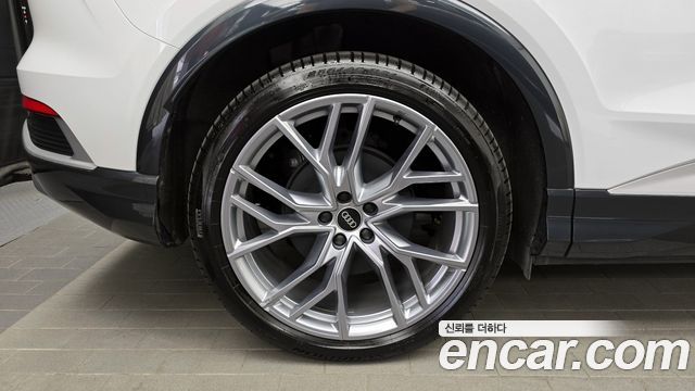 Audi Q4 e-tron F4 45 Premium - фото 4
