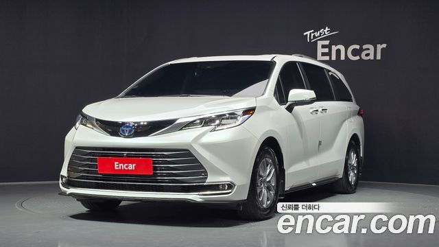 Toyota Sienna 4-го поколения 2.5 Hybrid AWD - фото 0
