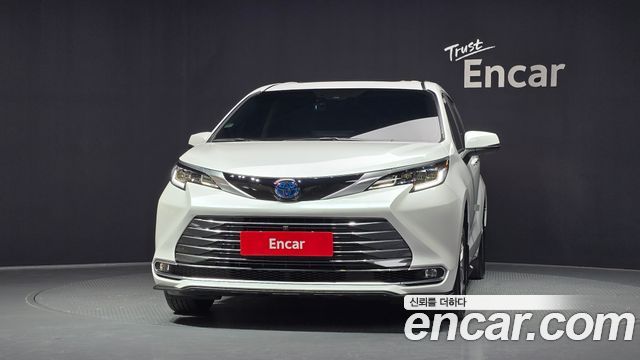 Toyota Sienna 4-го поколения 2.5 Hybrid AWD - фото 2