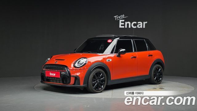 Mini Cooper 5Door Standard 3rd - фото 0