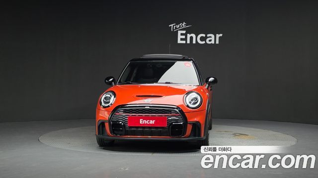 Mini Cooper 5Door Standard 3rd - фото 2