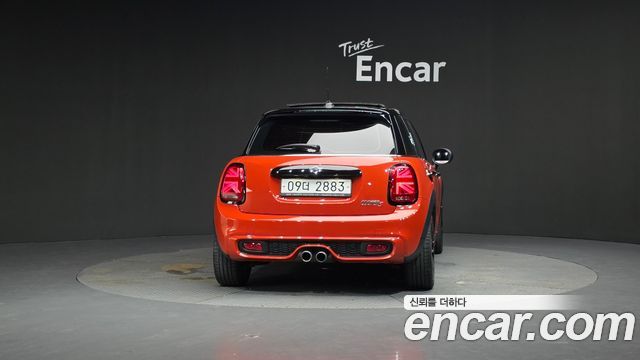 Mini Cooper 5Door Standard 3rd - фото 3