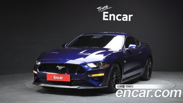 Ford Mustang GT Coupe - фото 0