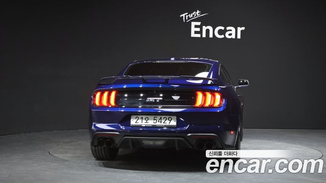 Ford Mustang GT Coupe - фото 3
