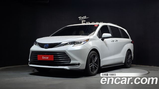 Toyota Sienna 4-го поколения 2.5 Hybrid AWD - фото 0