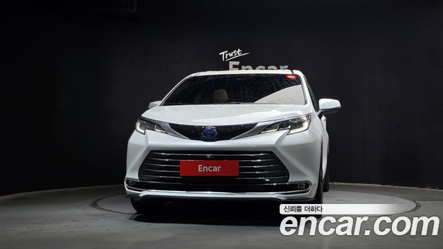 Toyota Sienna 4-го поколения 2.5 Hybrid AWD - фото 2