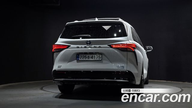 Toyota Sienna 4-го поколения 2.5 Hybrid AWD - фото 3