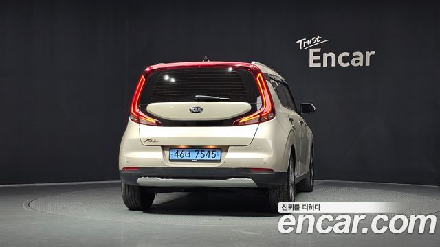 Kia Soul EV Noblesse - фото 3