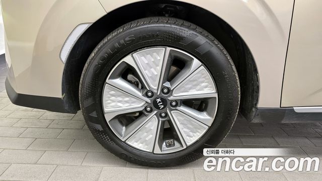 Kia Soul EV Noblesse - фото 4