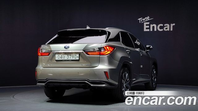 Lexus RX 4-го поколения Executive - фото 1