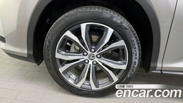 Lexus RX 4-го поколения Executive - фото 4