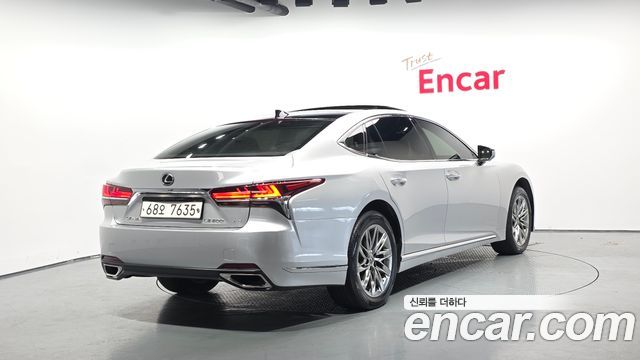 Lexus LS LS500 3.5 Luxury AWD - фото 1