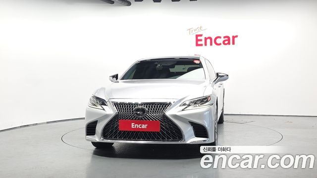 Lexus LS LS500 3.5 Luxury AWD - фото 2