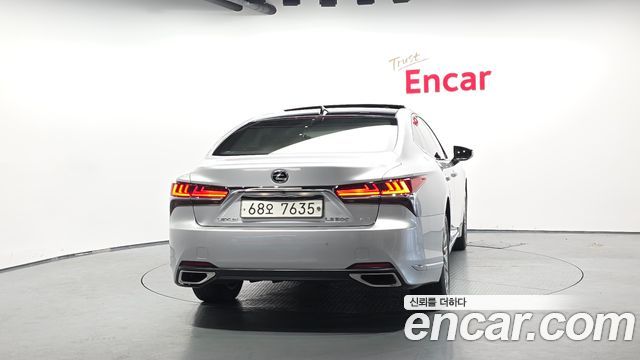 Lexus LS LS500 3.5 Luxury AWD - фото 3