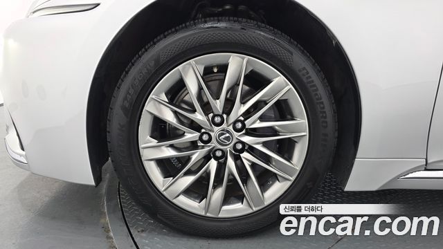 Lexus LS LS500 3.5 Luxury AWD - фото 4