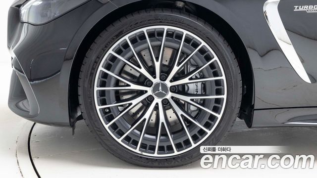 Mercedes-Benz CLE-Class C236 AMG CLE53 4MATIC+ Cabriolet - фото 4