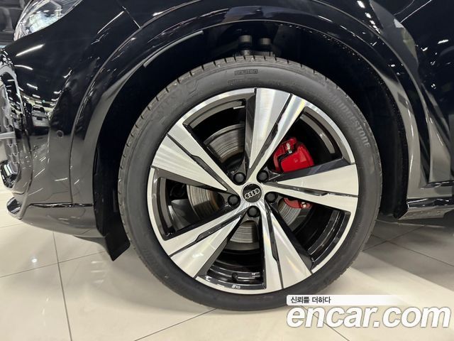 Audi Q5 40 TDI Quattro S Line Black Edition - фото 3