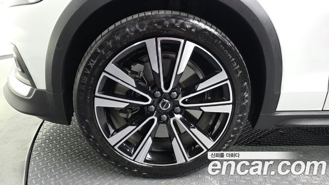 Volvo V60 2-го поколения B5 Ultimate AWD - фото 3