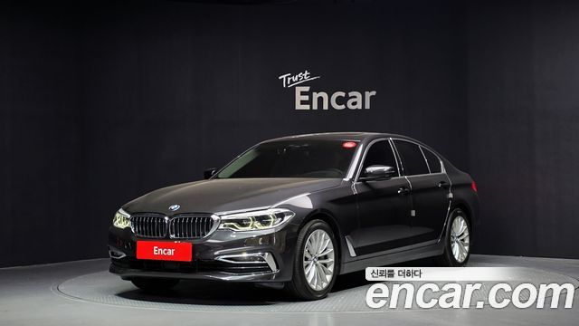 BMW 5-Series G30 530i Luxury Plus - фото 0