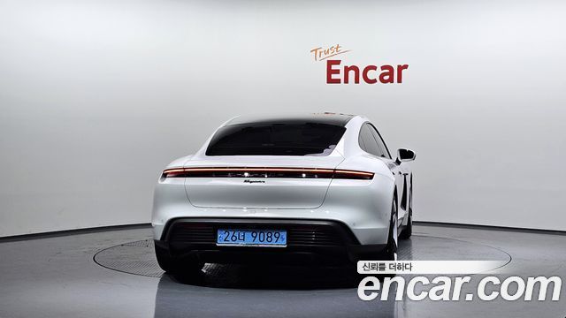 Porsche Taycan Base - фото 3
