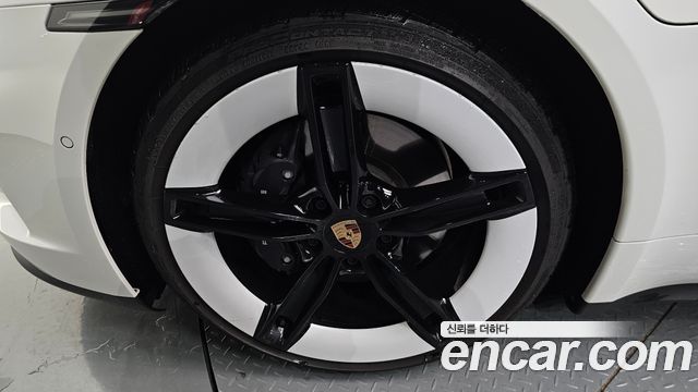 Porsche Taycan Base - фото 4