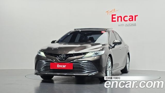 Toyota Camry XV70 2.5 - фото 2