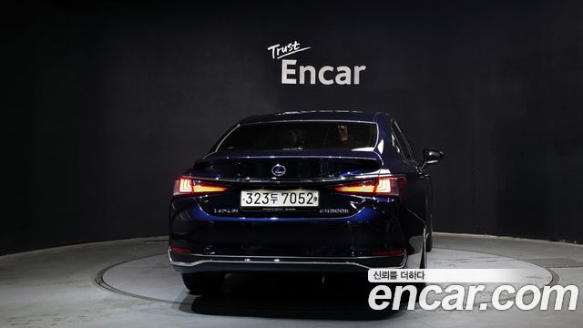 Lexus ES 7-го поколения Luxury Plus - фото 3