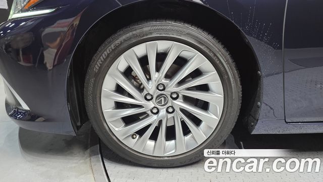 Lexus ES 7-го поколения Luxury Plus - фото 4