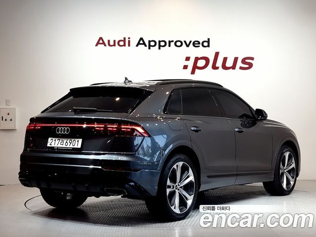Audi Q8 55 TFSI Quattro Premium - фото 1