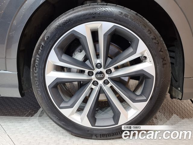 Audi Q8 55 TFSI Quattro Premium - фото 4