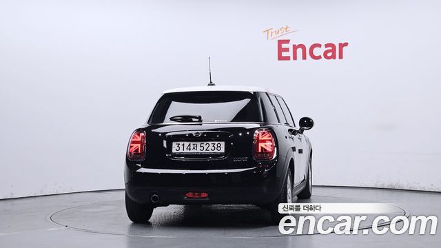 Mini Cooper 5Door Standard 3rd - фото 2