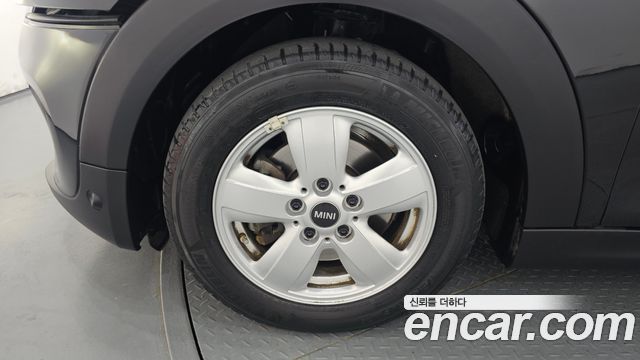 Mini Cooper 5Door Standard 3rd - фото 3