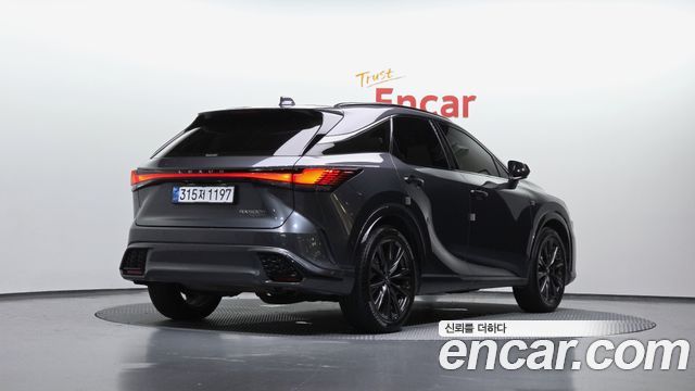 Lexus RX 5-го поколения F-Sport - фото 1