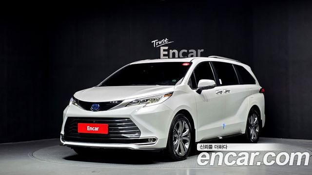 Toyota Sienna 4-го поколения 2.5 Hybrid 2WD - фото 0