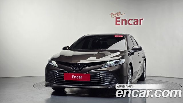 Toyota Camry XV70 2.5 - фото 2