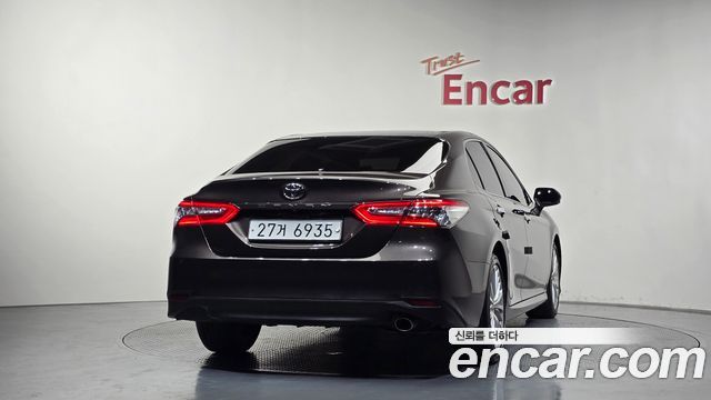 Toyota Camry XV70 2.5 - фото 3