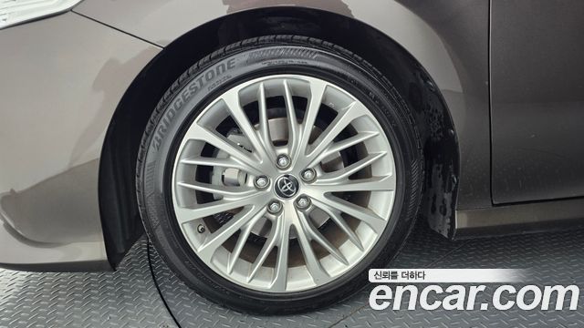 Toyota Camry XV70 2.5 - фото 4