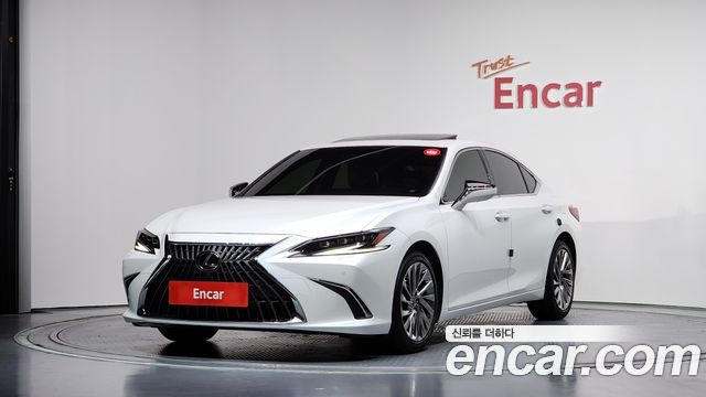 Lexus ES 7-го поколения Executive - фото 0
