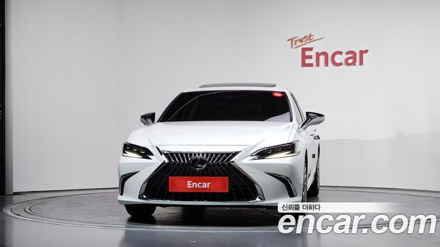 Lexus ES 7-го поколения Executive - фото 2