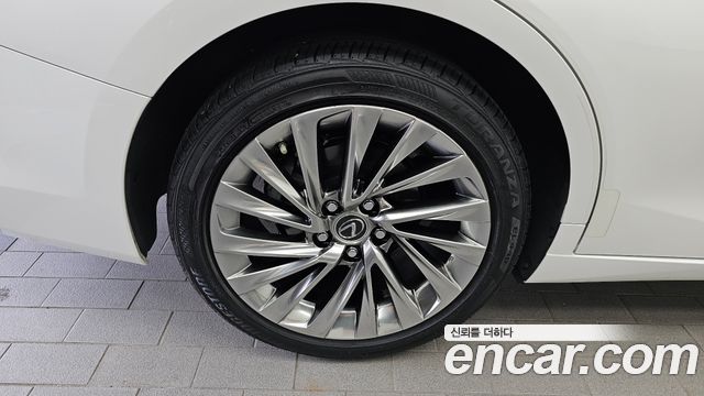 Lexus ES 7-го поколения Executive - фото 4