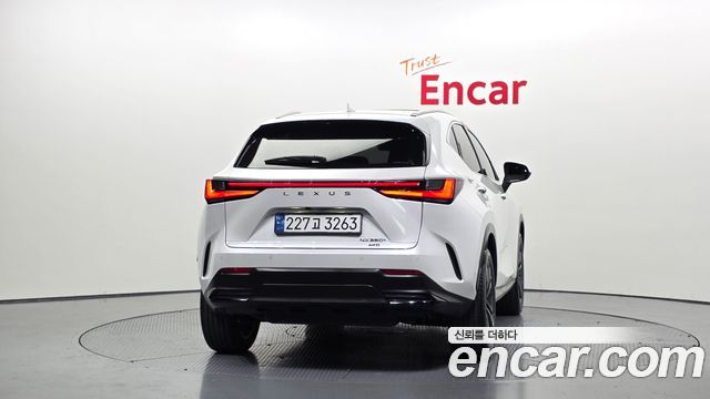 Lexus NX 2-го поколения Premium - фото 3