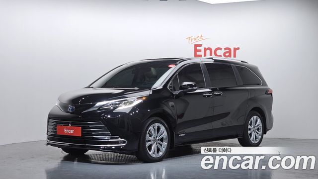 Toyota Sienna 4-го поколения 2.5 Hybrid 2WD - фото 0