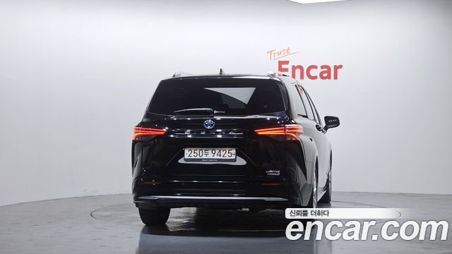 Toyota Sienna 4-го поколения 2.5 Hybrid 2WD - фото 3