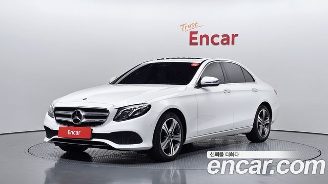 Mercedes-Benz E-Class W213 E220d Avantgarde - фото 0