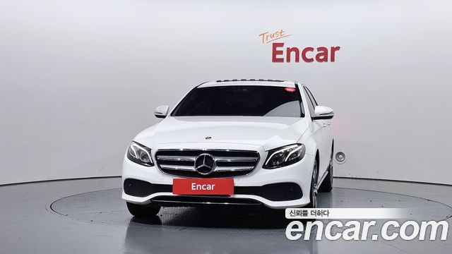 Mercedes-Benz E-Class W213 E220d Avantgarde - фото 2