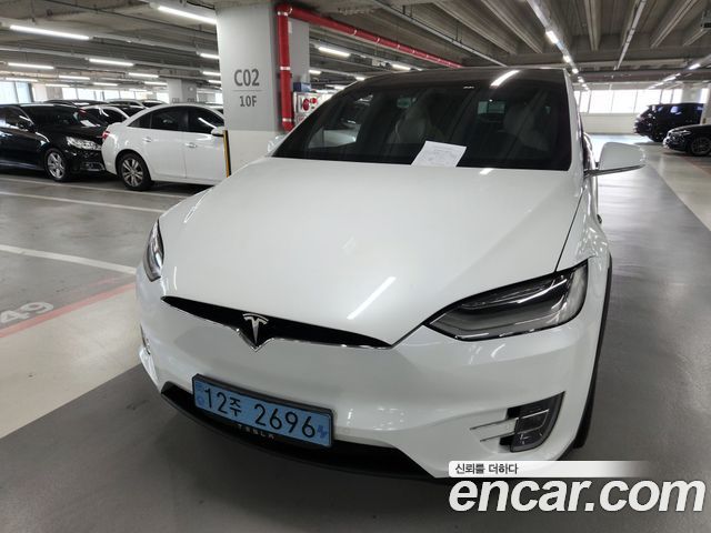 Tesla Model X Long Range - фото 0