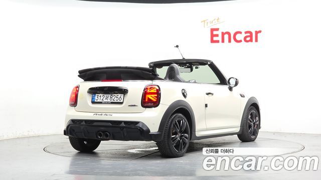 Mini Cooper Convertible 4-го поколения JCW - фото 1
