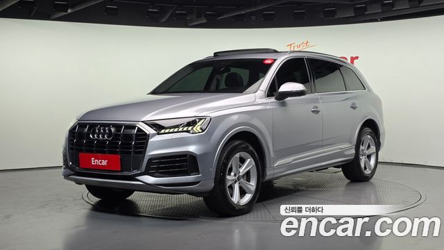 Audi Q7 45 TDI Quattro - фото 0